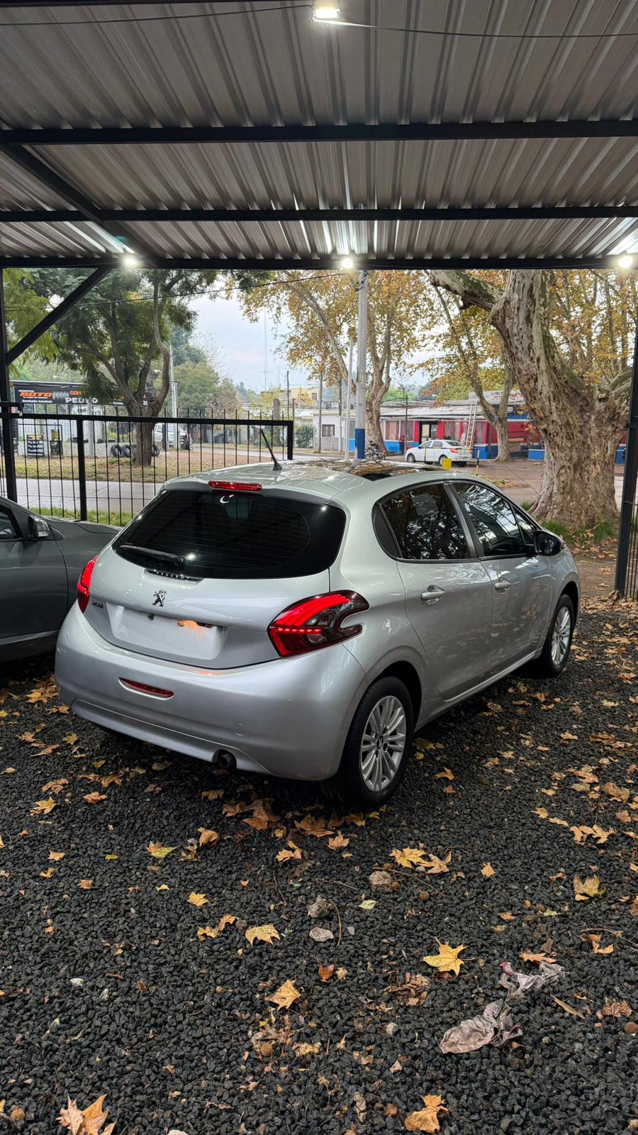 Peugeot 208 foto 4