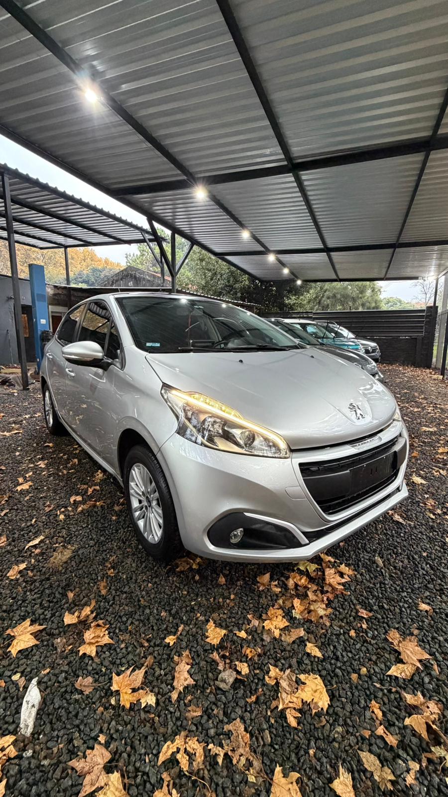 Peugeot 208 foto 3