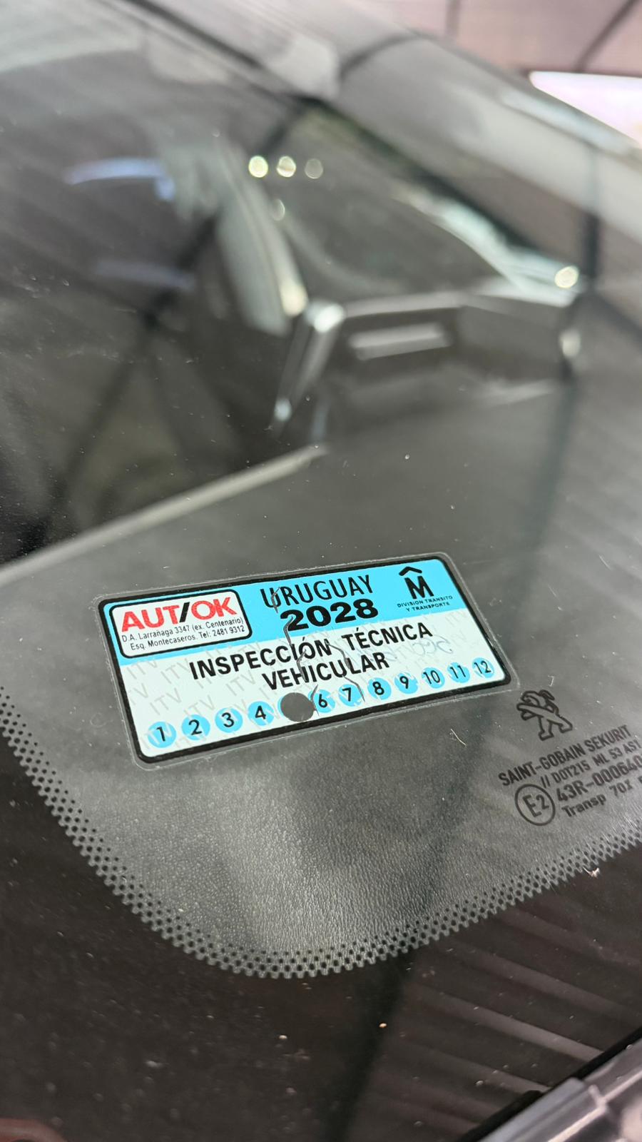 Peugeot 208 foto 12