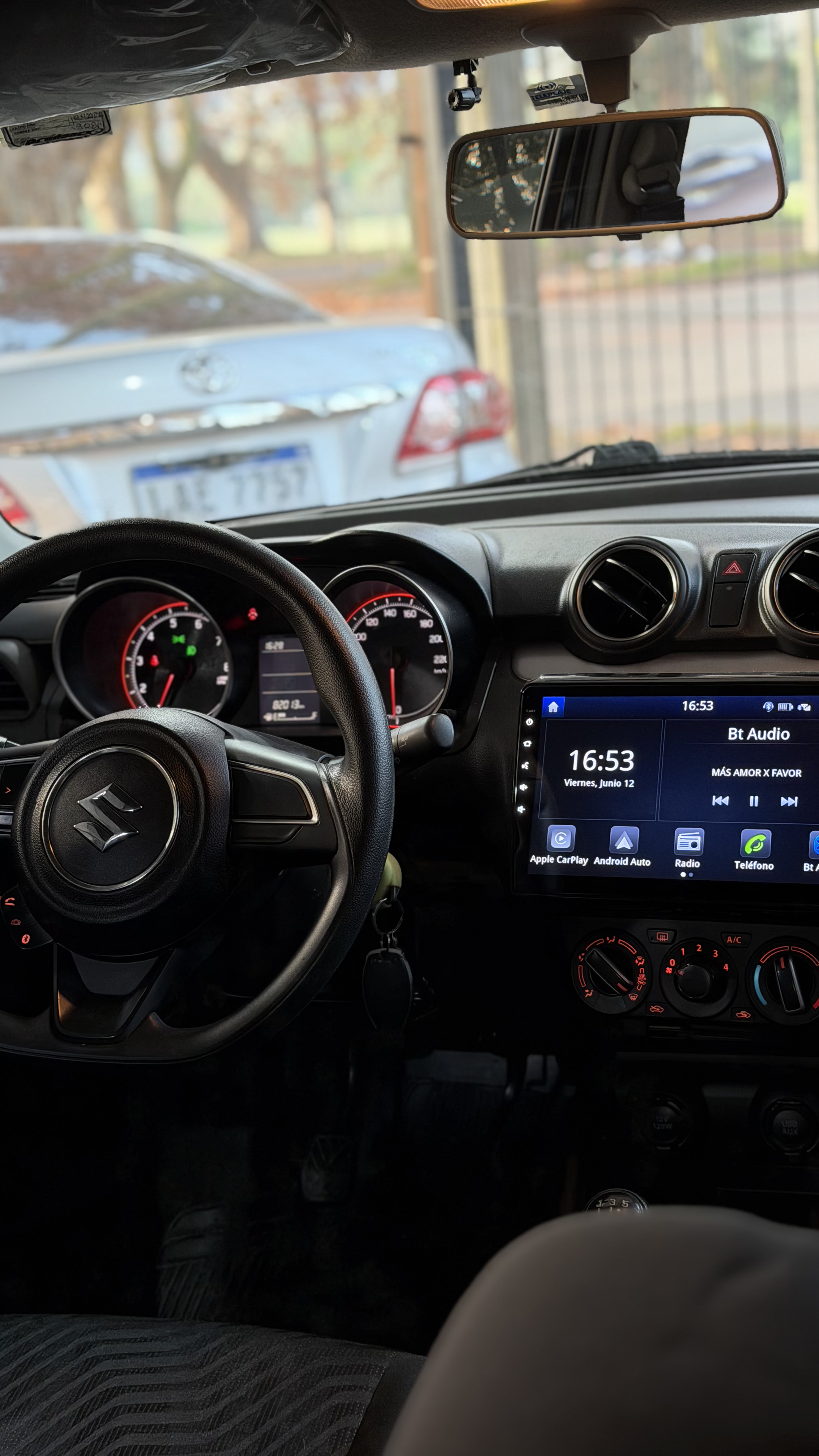 Suzuki Swift foto 12