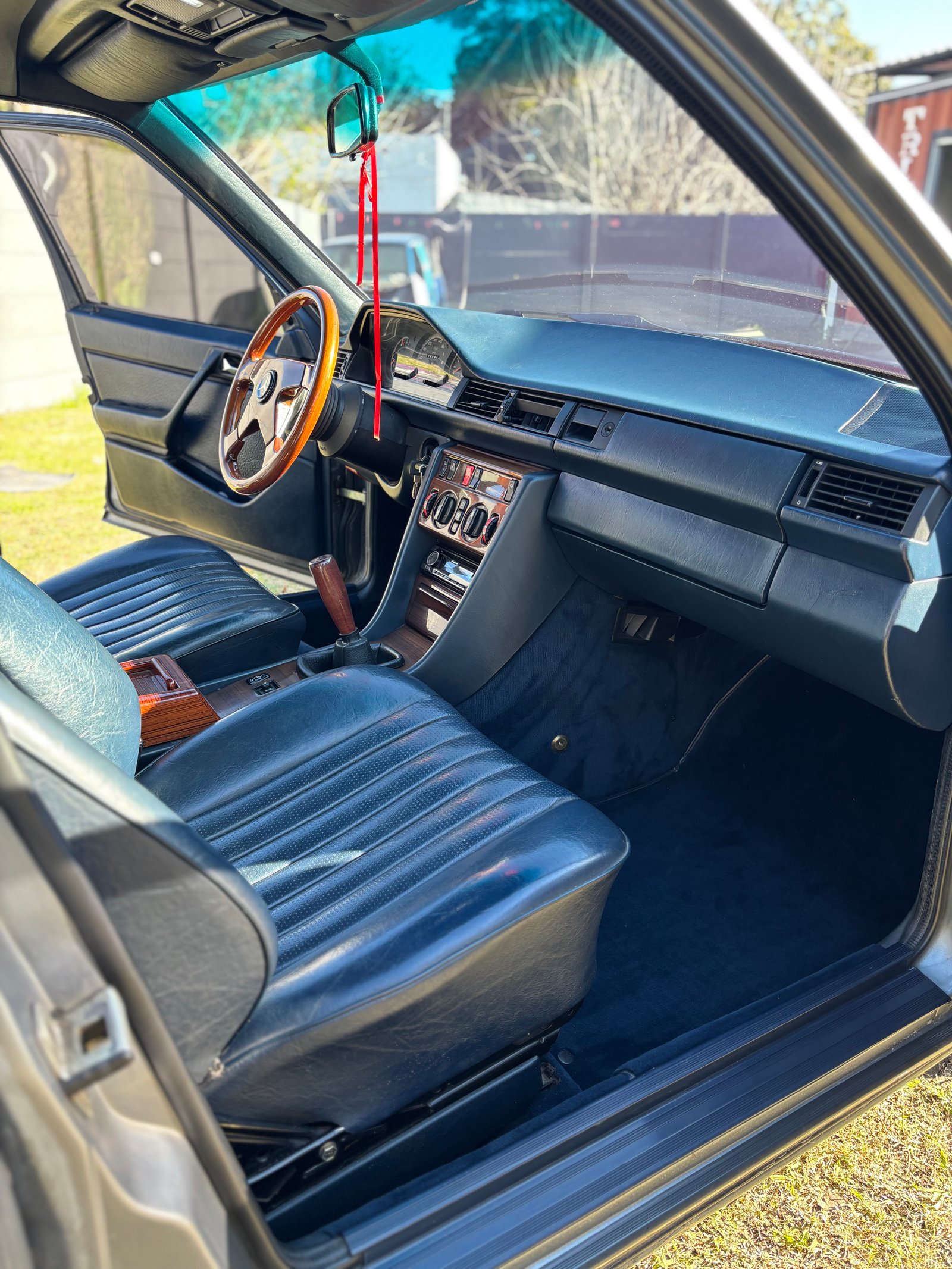 Mercedes Benz 300 foto 6