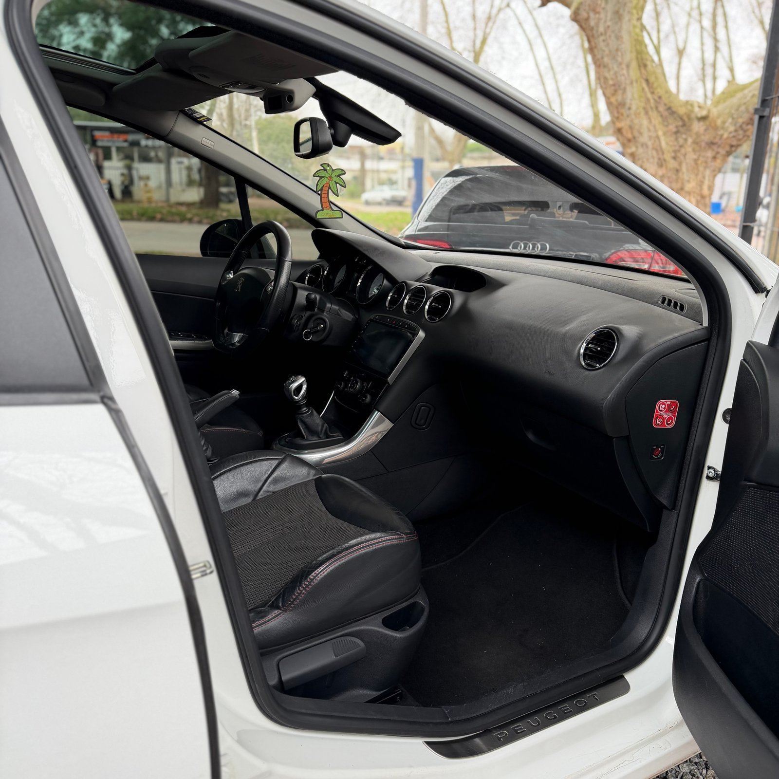 Peugeot 308 foto 12